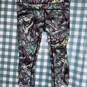Lululemon Multicolor Patterned Cropped Leggings